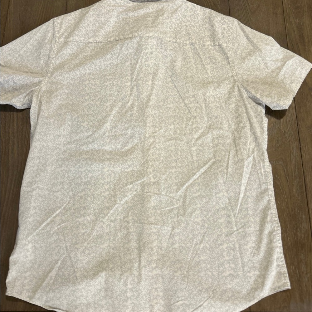 Travis Mathew Light Gray Patterned Button Down Sh… - image 5